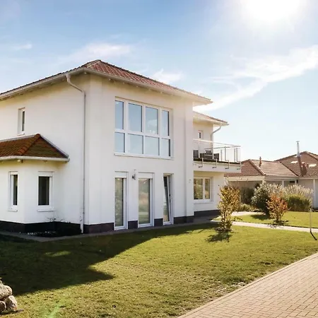 Holiday home Awesome In Trentvaschvitz Dwarsdorf